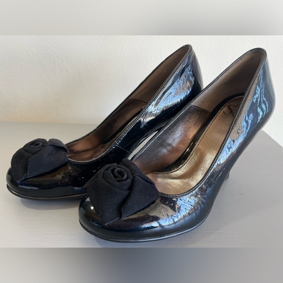 SOFFT WOMEN’s FLEUR PUMP, FABRIC ROSETTE DETAIL, BLACK, SZ 7.5 - Picture 3 of 10